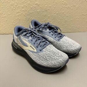 BROOKS Adrenaline 24 GTS Women’s Running Shoes Size 9 Small Wear Right Shoe